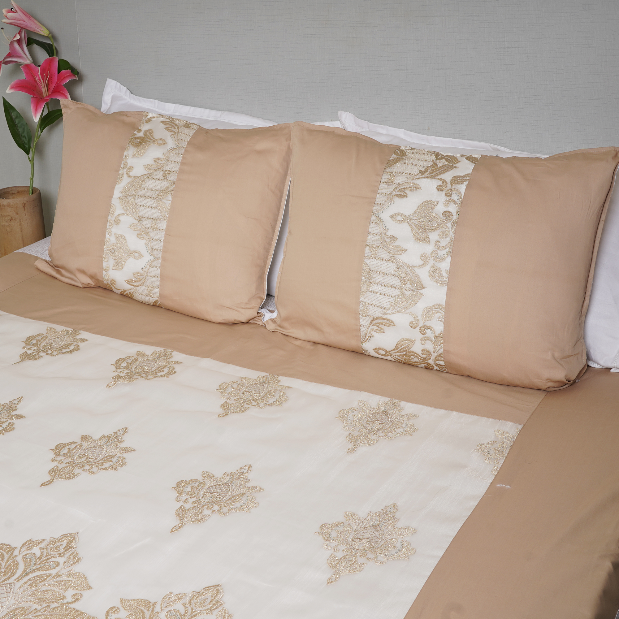 Almond Aura Tissue